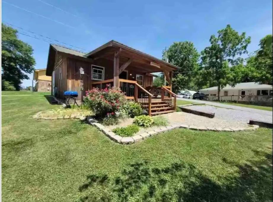 Cozy Cabin Walking Distance To Parkway! Pigeon Forge Zewnętrze zdjęcie