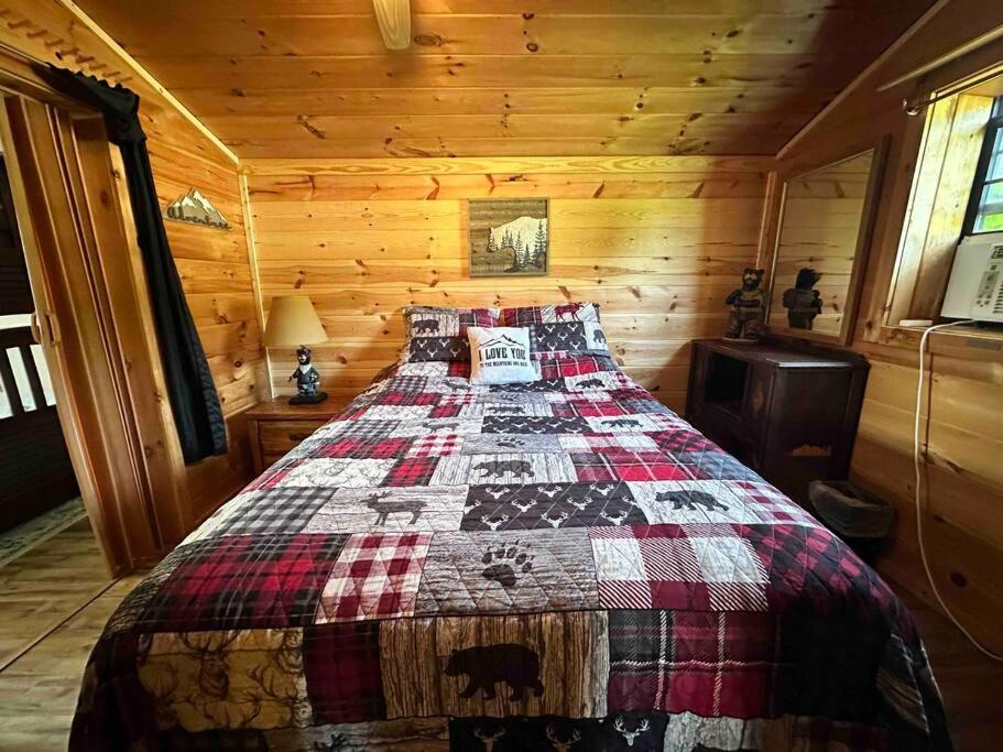 Cozy Cabin Walking Distance To Parkway! Pigeon Forge Zewnętrze zdjęcie